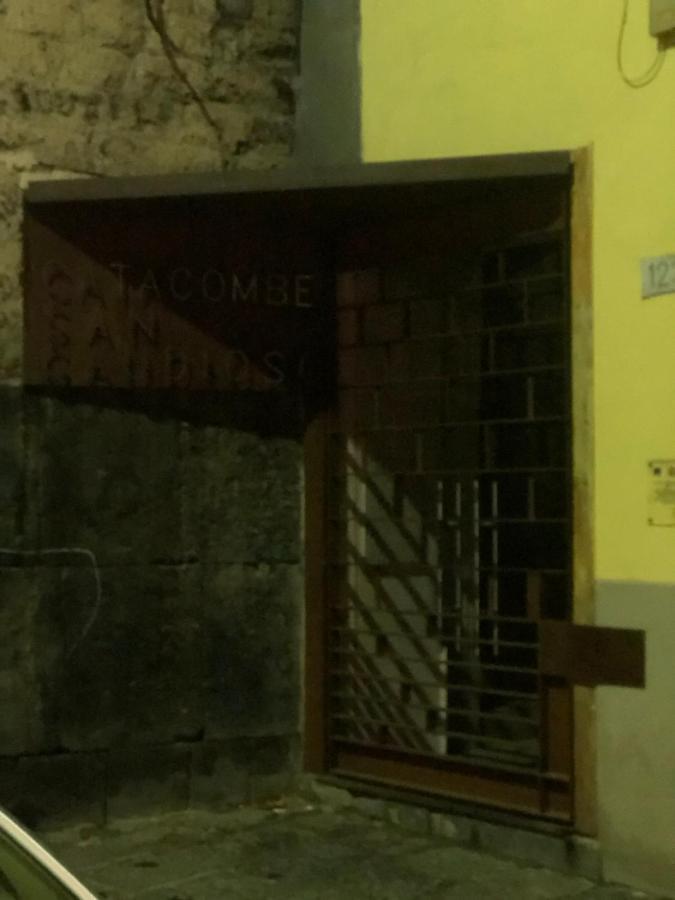 Il Basso Della Nonna 那不勒斯 外观 照片